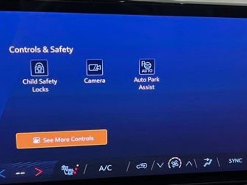 Used 2025 Chevrolet Suburban LT w/ Comfort Package image 34