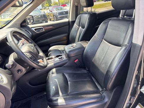 Used 2019 Nissan Pathfinder Platinum AWD/4WD image 38