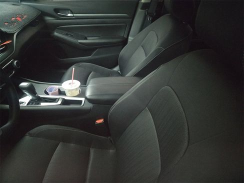 Used 2022 Nissan Altima 2.5 SV image 8