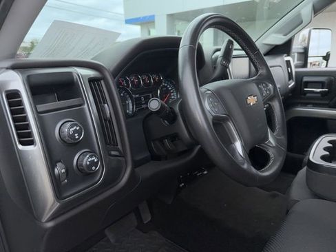 Used 2018 Chevrolet Silverado 1500 LT image 34