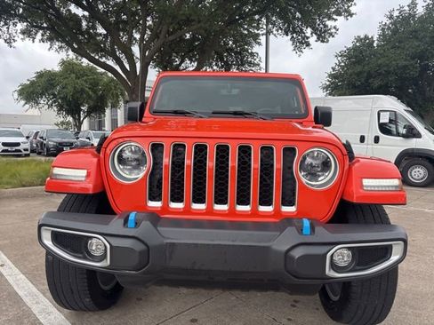 Used 2023 Jeep Wrangler Unlimited Sahara w/ Cold Weather Group AWD/4WD image 2