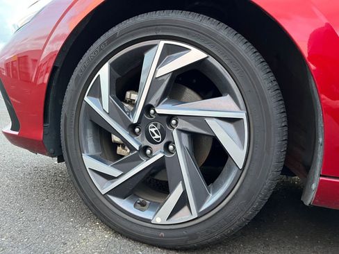 Used 2025 Hyundai Elantra SEL image 30