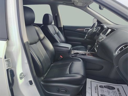 Used 2017 Nissan Pathfinder Platinum w/ Midnight Edition Package image 31