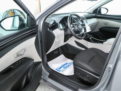 Used 2024 Hyundai Tucson SEL FWD image 3