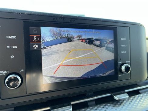 Certified 2024 Kia Carnival LX image 17