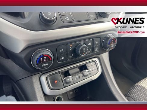 Used 2023 GMC Acadia SLE FWD image 29