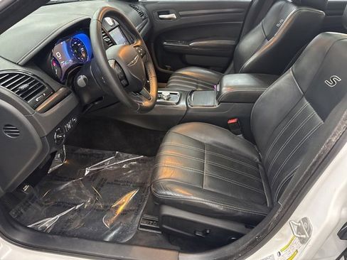 Used 2015 Chrysler 300 S image 5