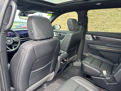 Used 2026 Buick Enclave Avenir AWD/4WD image 12
