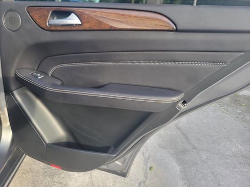 Used 2014 Mercedes-Benz ML 350 BlueTEC 4MATIC image 26