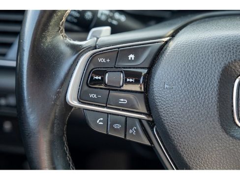 Used 2018 Honda Accord Touring image 19