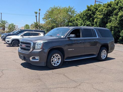 Used 2016 GMC Yukon XL SLT w/ Open Road Package image 8