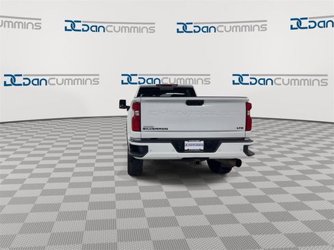 Used 2021 Chevrolet Silverado 2500 LTZ w/ LTZ Plus Package image 7