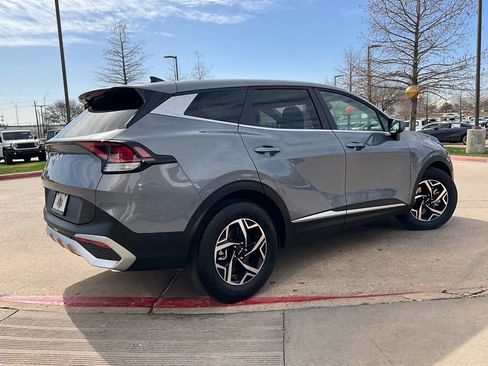 Used 2025 Kia Sportage LX image 6