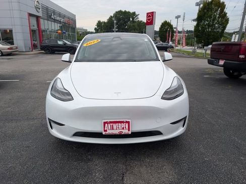 Used 2024 Tesla Model Y Long Range AWD/4WD image 8