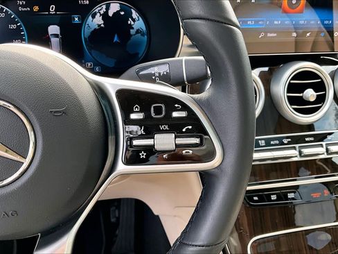 Used 2022 Mercedes-Benz GLC 300 image 24