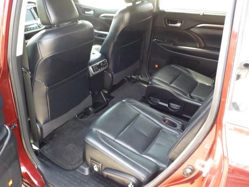 Used 2016 Toyota Highlander Limited Platinum image 23