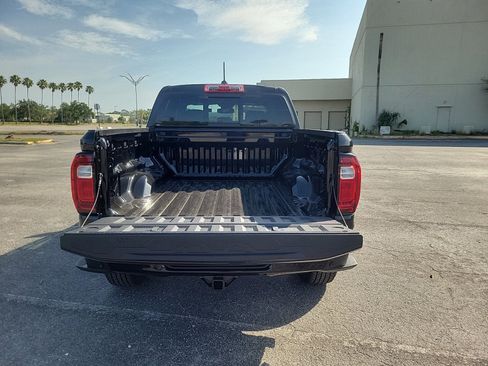 New 2025 GMC Canyon Elevation w/ Convenience Package image 7