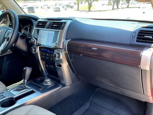 Used 2024 Toyota 4Runner Limited AWD/4WD image 23