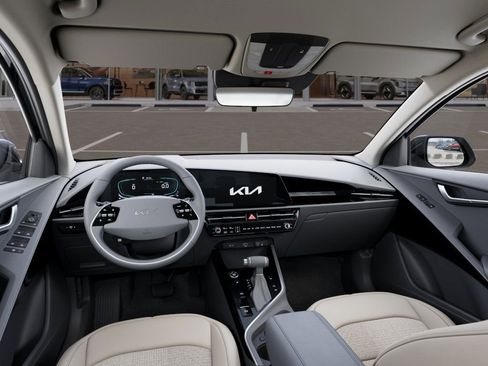Used 2024 Kia Niro EX image 14