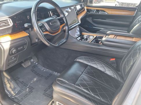 Used 2023 Jeep Grand Wagoneer Series III w/ Rear-Seat Entertainment Group image 10