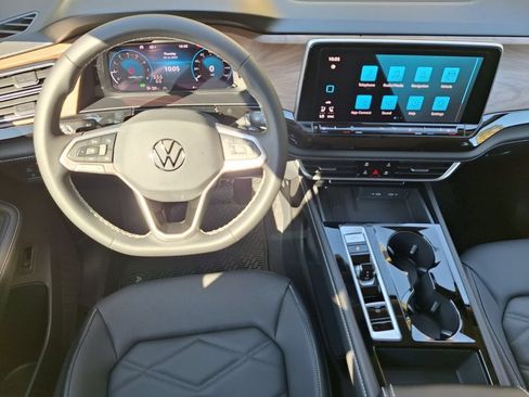 Used 2026 Volkswagen Atlas SE FWD image 21