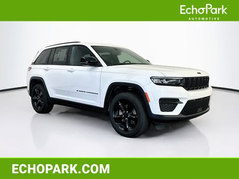 Used 2024 Jeep Grand Cherokee Altitude AWD/4WD image 1