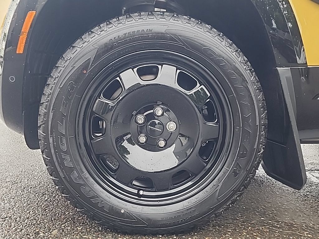 New 2026 Land Rover Defender 110 Trophy Edition AWD/4WD image 28