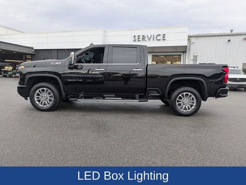 Used 2024 Chevrolet Silverado 2500 LTZ w/ LTZ Plus Package image 8
