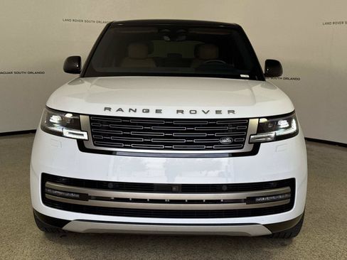 Used 2025 Land Rover Range Rover SE AWD/4WD image 8