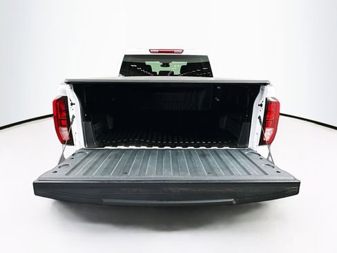 Used 2024 GMC Sierra 1500 Elevation image 27