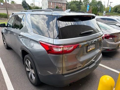 Used 2019 Chevrolet Traverse LT w/ LT Premium Package AWD/4WD image 7
