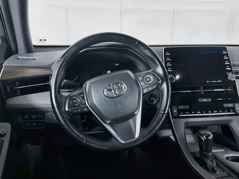 Used 2020 Toyota Avalon XLE FWD image 18