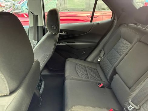 Used 2019 Chevrolet Equinox LT w/ Driver Convenience Package FWD image 6