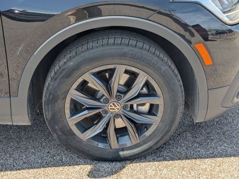 Used 2024 Volkswagen Tiguan SE image 26