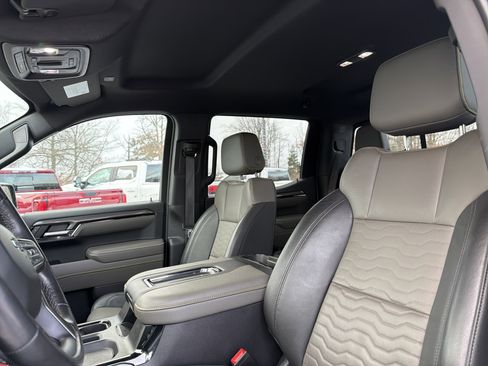 Used 2022 Chevrolet Silverado 1500 ZR2 w/ Technology Package image 27