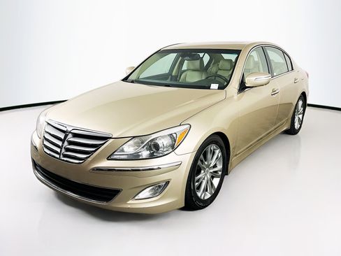 Used 2012 Hyundai Genesis 3.8 w/ Premium Pkg image 3