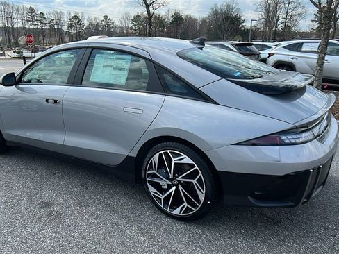 New 2025 Hyundai Ioniq 6 SEL image 5