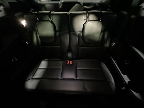 Used 2021 Ford Explorer XLT w/ Equipment Group 202A image 33