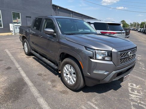 Used 2024 Nissan Frontier SV w/ SV Convenience Package image 3
