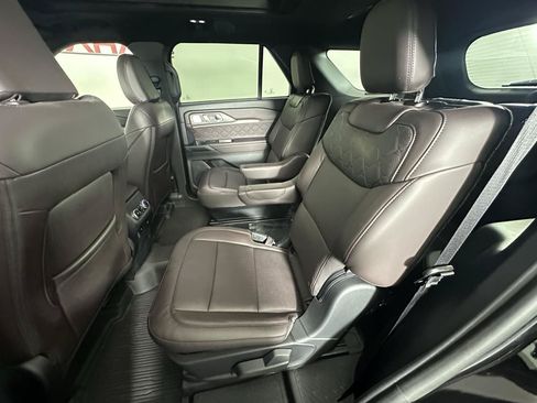 Used 2026 Ford Explorer Platinum w/ LUX Leather Package AWD/4WD image 26