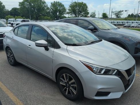 Used 2021 Nissan Versa SV FWD image 1