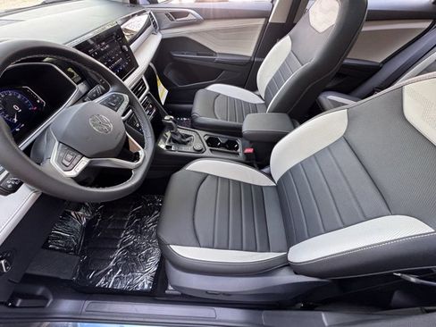 New 2025 Volkswagen Taos SEL image 22