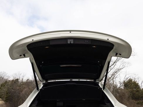 Used 2023 Bentley Bentayga Extended Wheelbase image 64