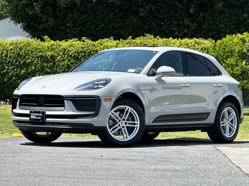Certified 2024 Porsche Macan AWD/4WD image 1