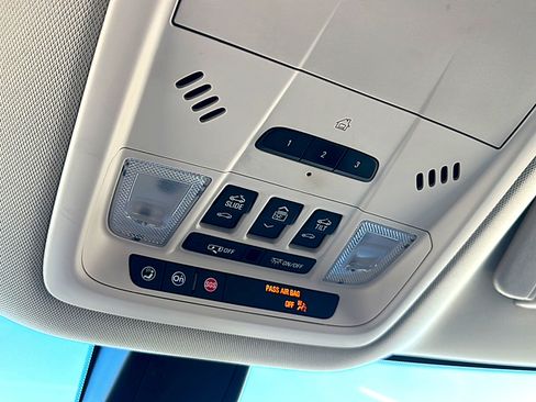 Used 2022 Buick Enclave Avenir w/ Avenir Technology Package image 37