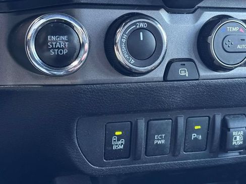 Used 2019 Toyota Tacoma TRD Pro AWD/4WD image 25