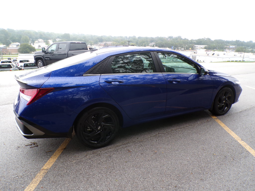 Certified 2026 Hyundai Elantra SEL Sport Premium FWD image 8