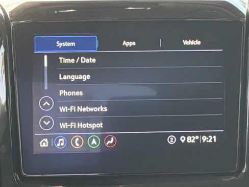 Used 2021 Chevrolet Traverse Premier FWD image 17
