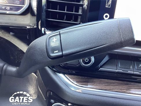 Used 2025 Chevrolet Silverado 1500 LT AWD/4WD image 23