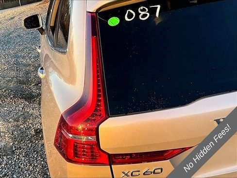 Used 2022 Volvo XC60 B5 Momentum AWD/4WD image 26